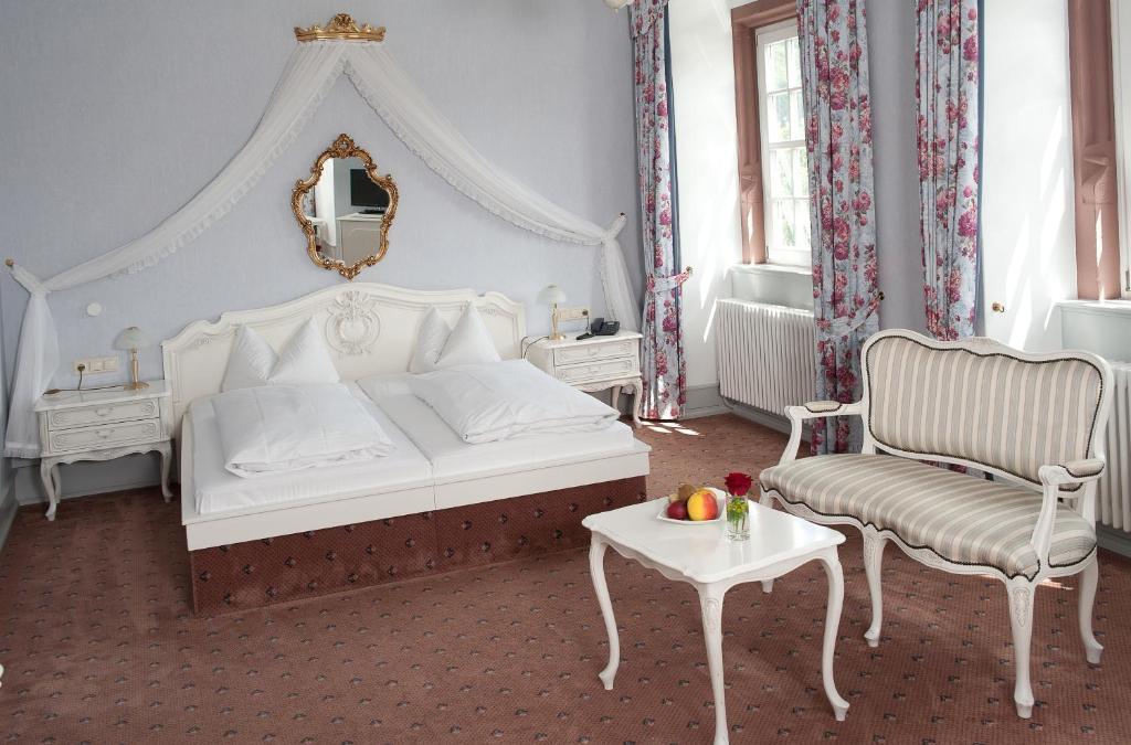 Schlosshotel 히르슈호른 객실 사진