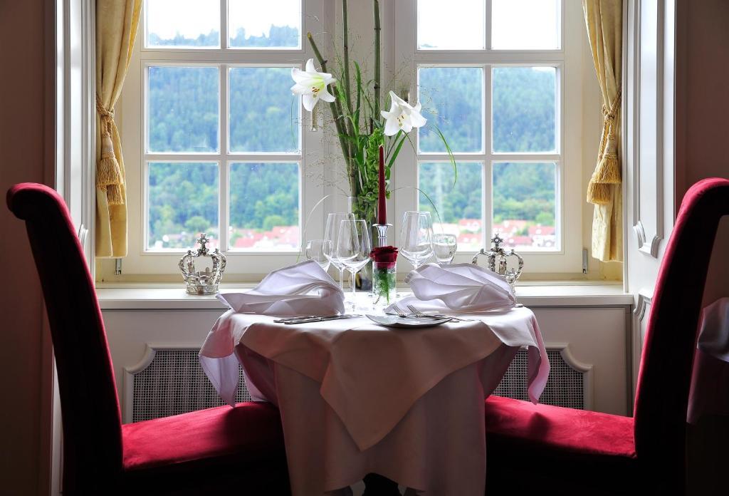 Schlosshotel 히르슈호른 외부 사진