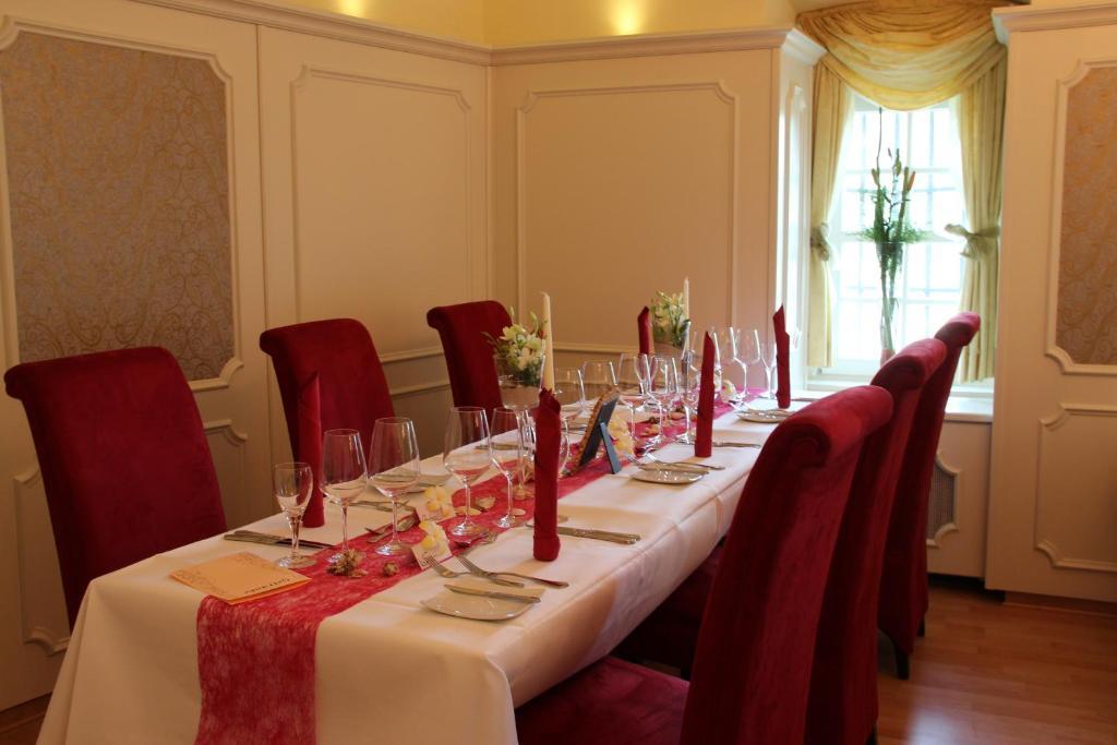 Schlosshotel 히르슈호른 외부 사진